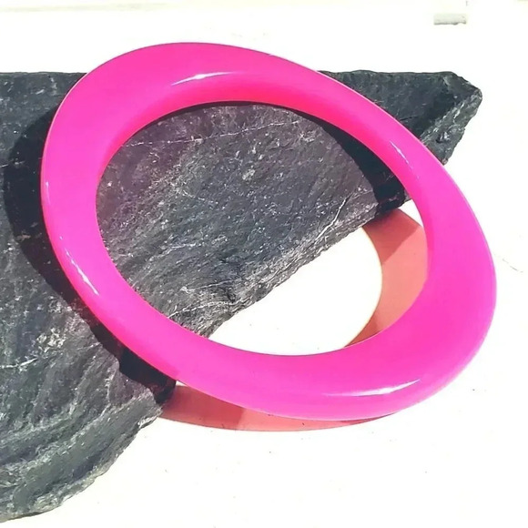 Hot Pink Oval New Vintage Y2K 90s Retro Structural Bangle Bracelet - Picture 4 of 7